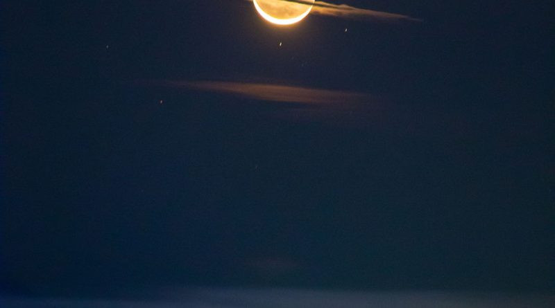 Une lune habillée comme Saturne