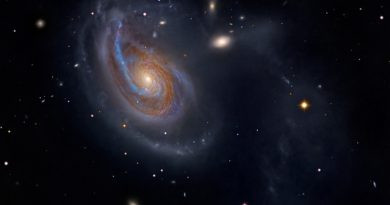 Arp 78 : Galaxie péculière en Bélier